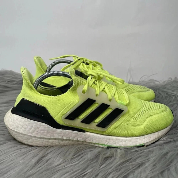 Adidas UltraBoost 22 Mens Size 11.5 Solar Yellow Black Athletic Running Sneakers - Picture 1 of 10